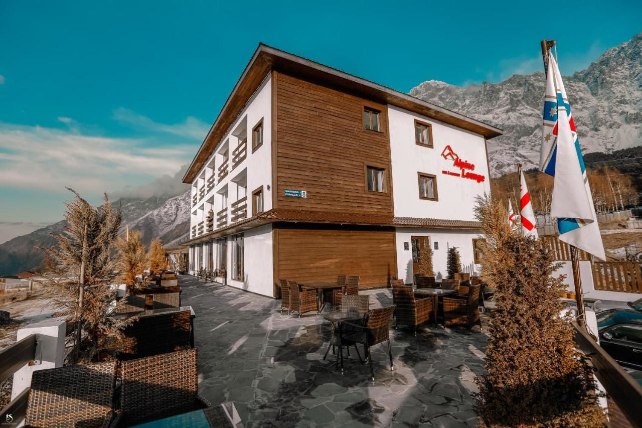 Отель Alpine Lounge Kazbegi Степанцминда-17